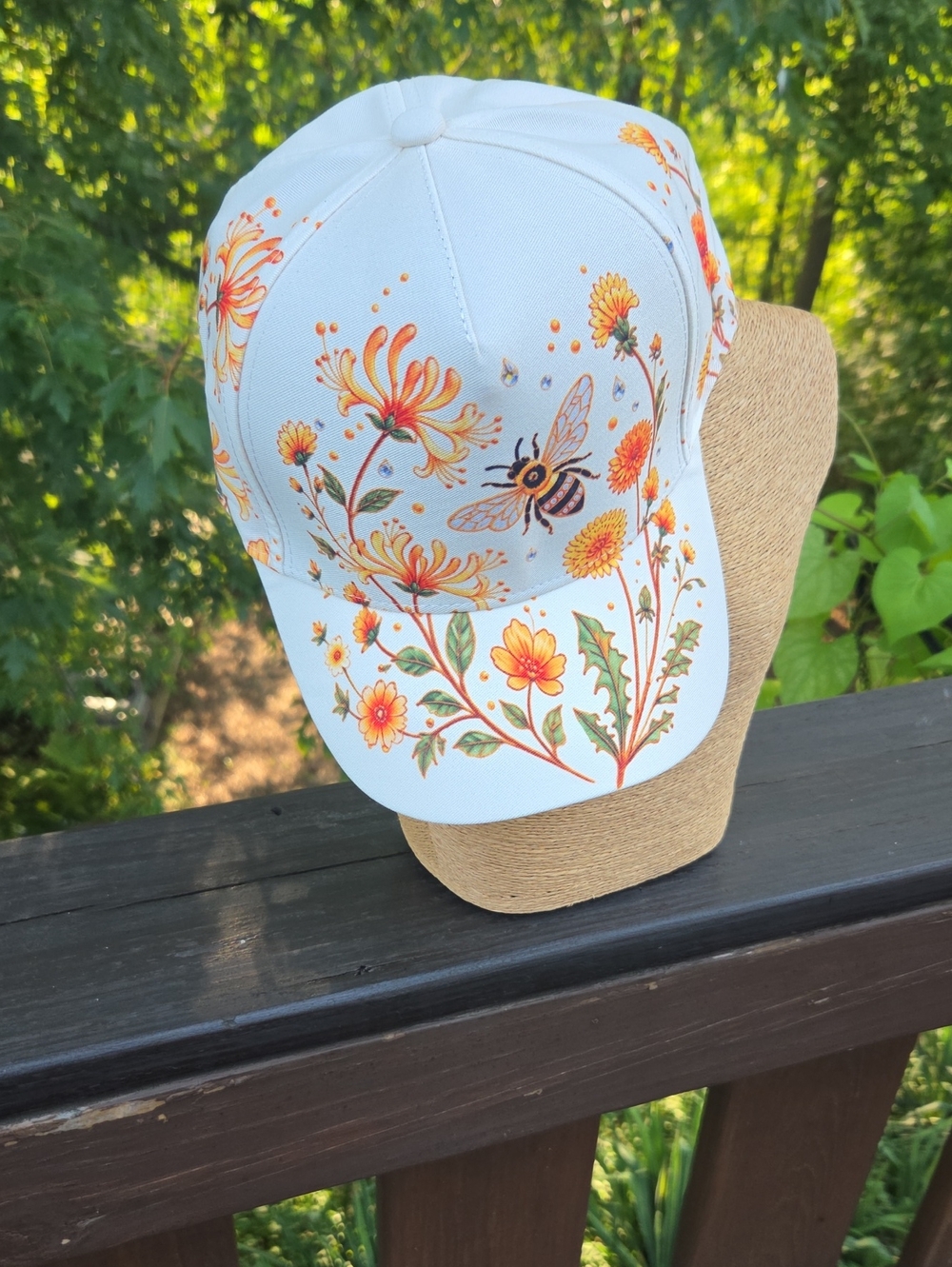 Floral Bee White Baseball Cap
